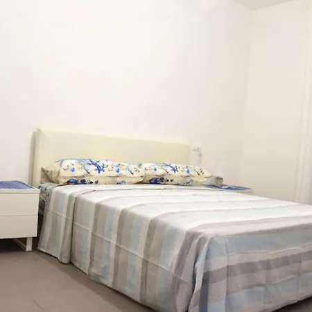 West 2 Apartment