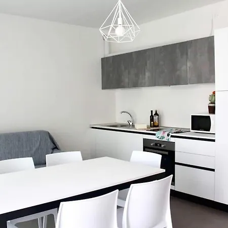 Appartamento West 2 *
